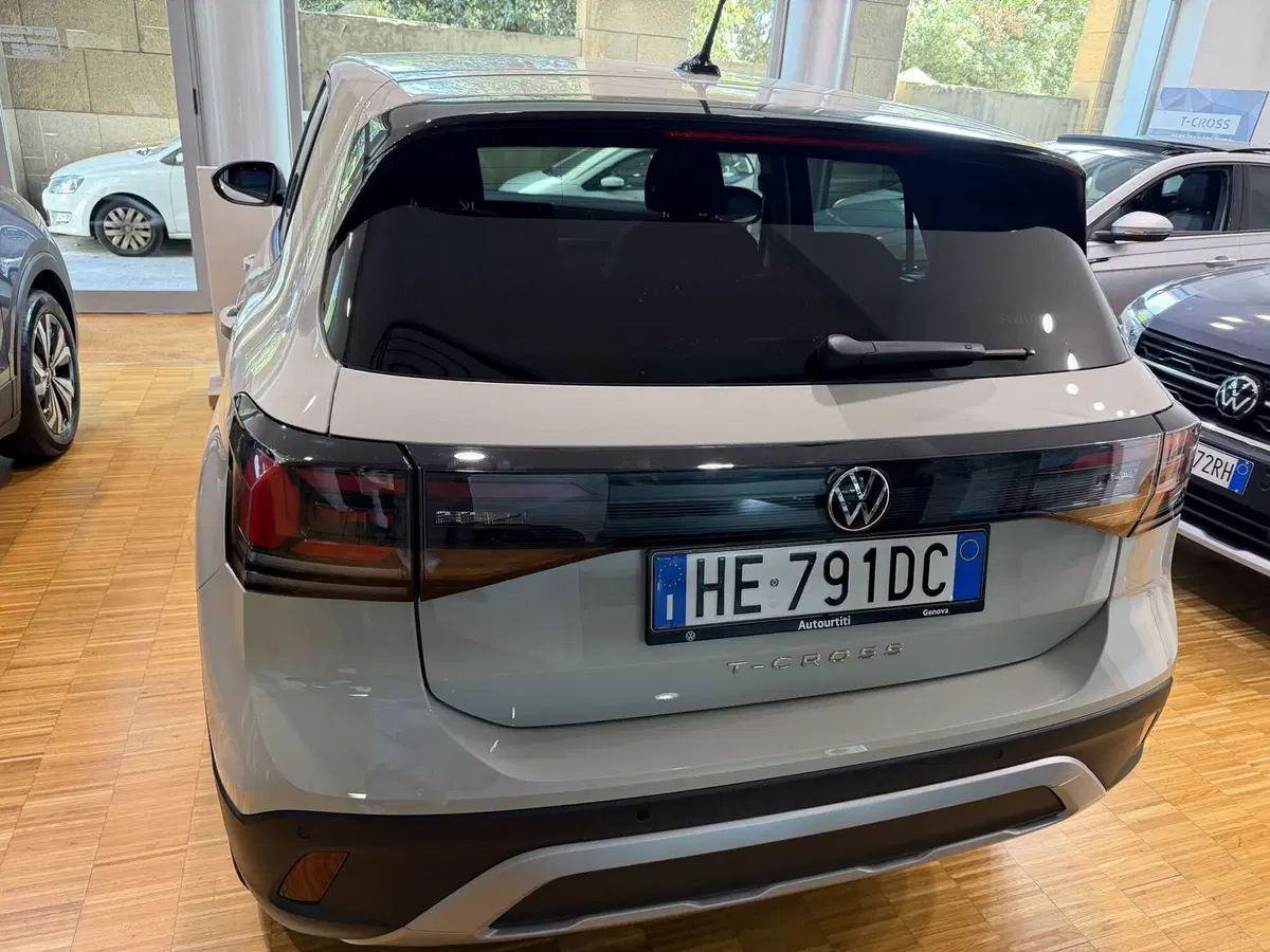 Volkswagen T-Cross nuova a Genova (3)