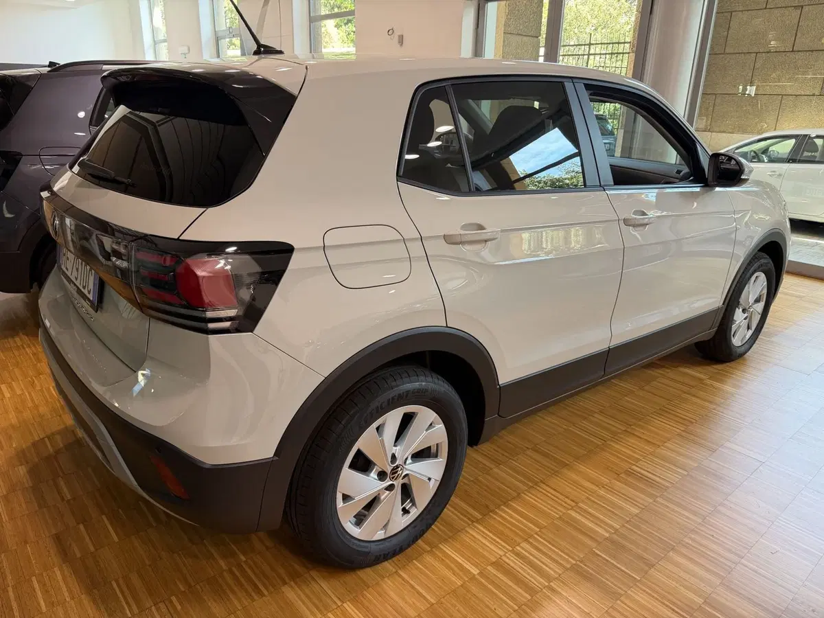 Volkswagen T-Cross nuova a Genova (4)