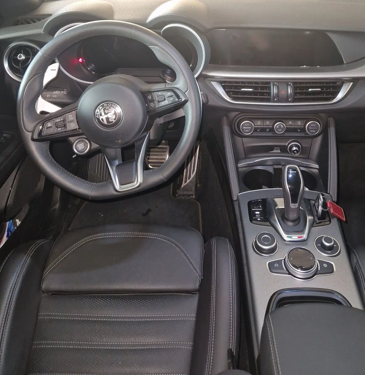 Alfa Romeo Stelvio usata a Terni (11)