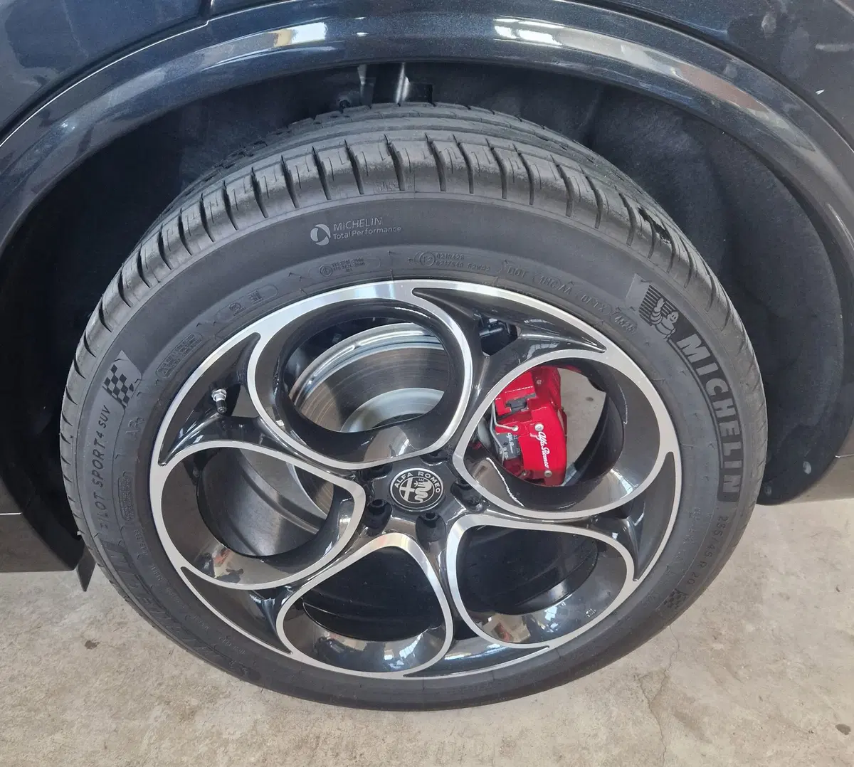 Alfa Romeo Stelvio usata a Terni (15)