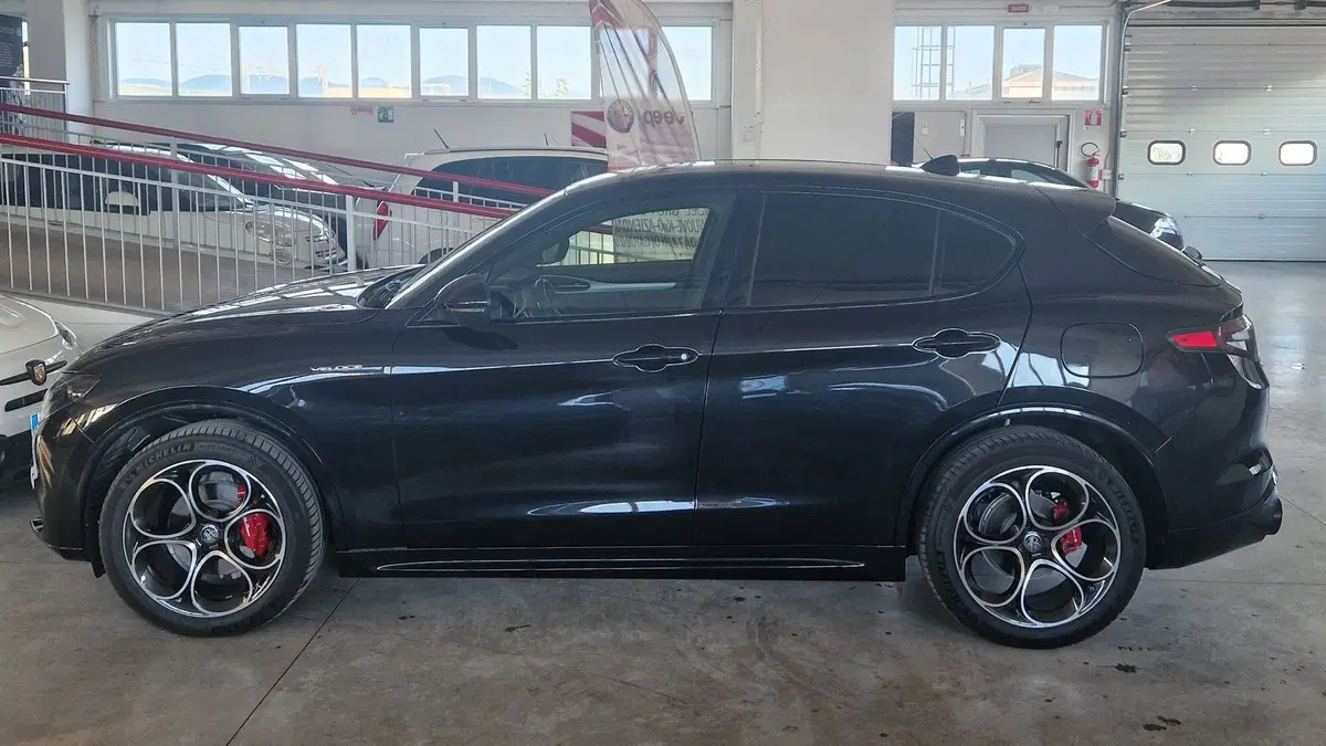 Alfa Romeo Stelvio usata a Terni (3)