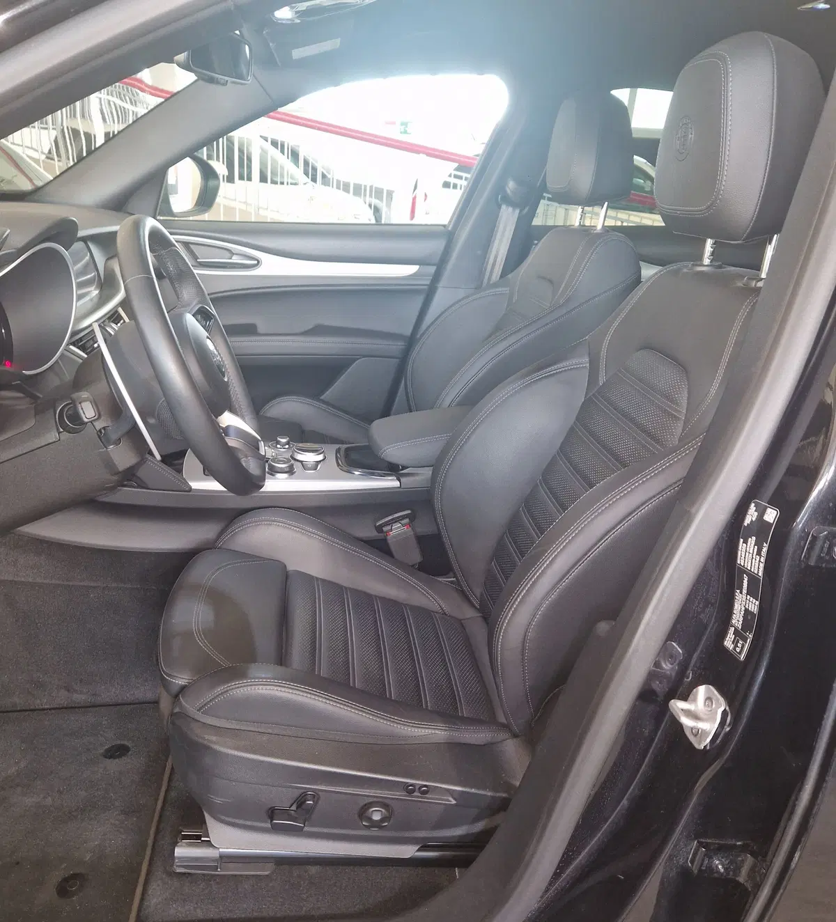 Alfa Romeo Stelvio usata a Terni (7)