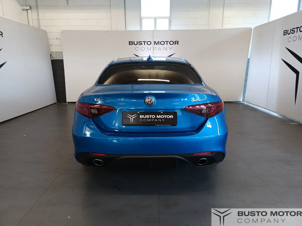 Alfa Romeo Giulia usata a Varese (5)