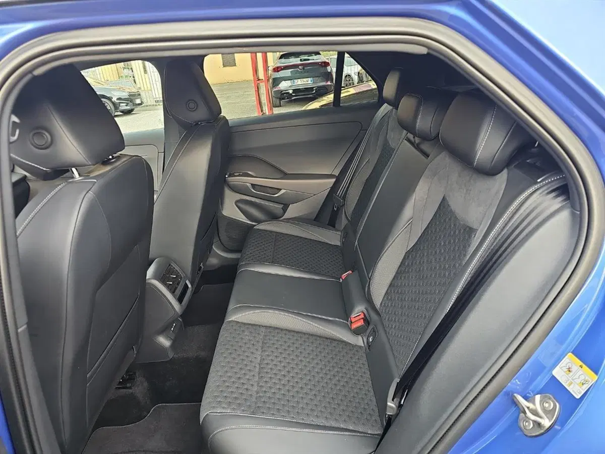 Volkswagen T-Roc usata a Lecco (12)