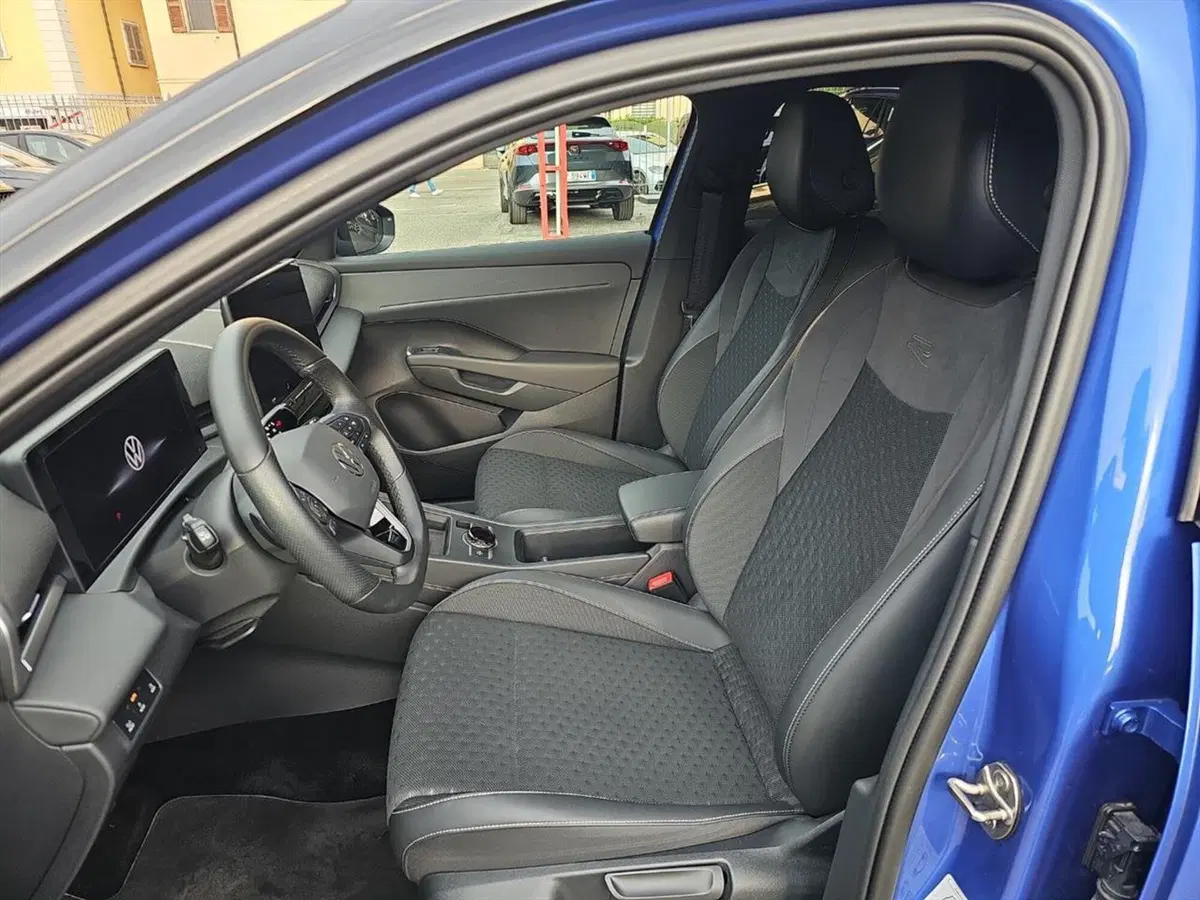 Volkswagen T-Roc usata a Lecco (13)