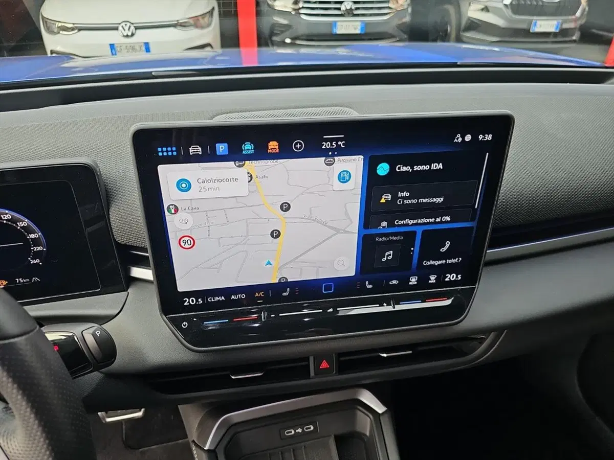 Volkswagen T-Roc usata a Lecco (14)