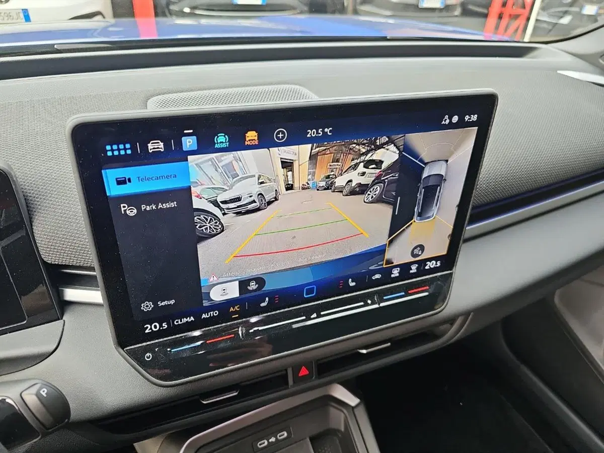 Volkswagen T-Roc usata a Lecco (16)