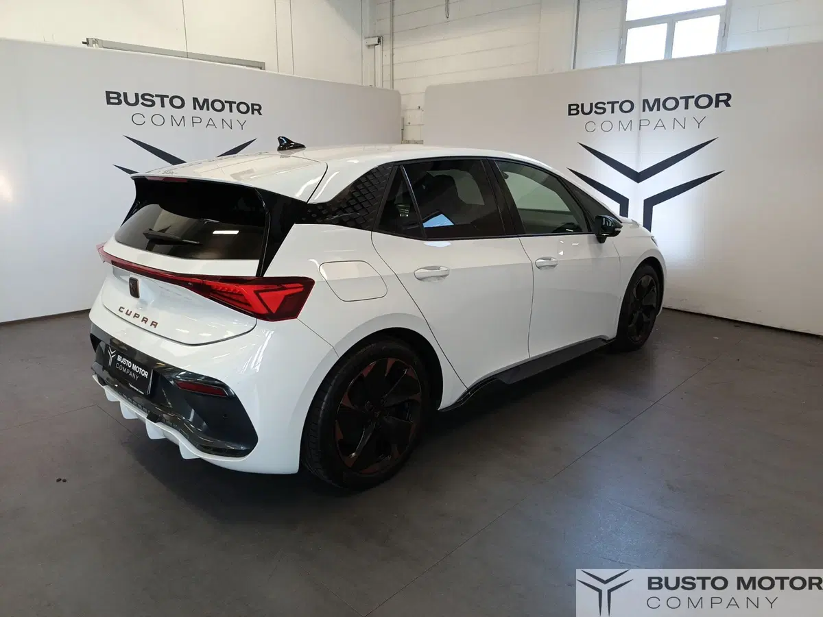 Cupra Born usata a Varese (4)