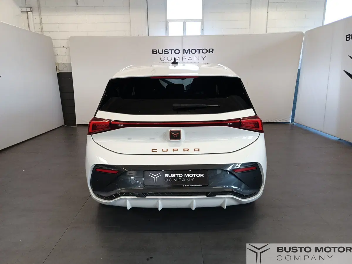 Cupra Born usata a Varese (5)