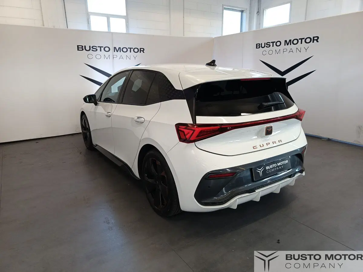 Cupra Born usata a Varese (6)