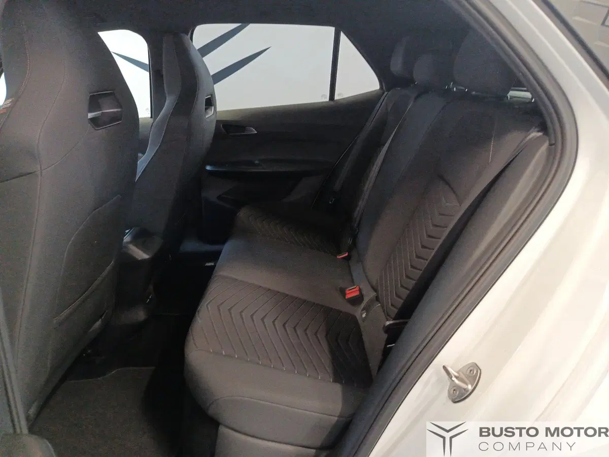 Cupra Born usata a Varese (9)