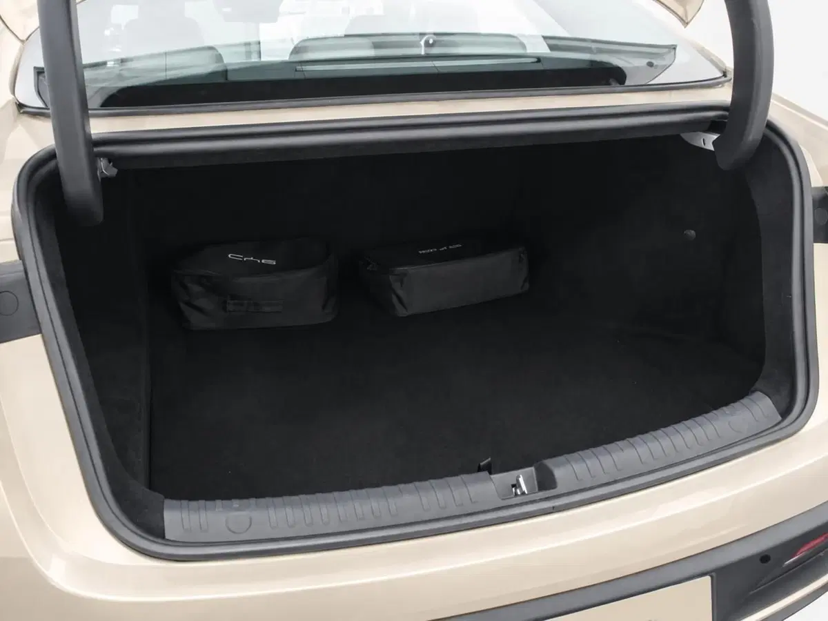 Byd Seal 6 DM-i nuova a Bologna (11)
