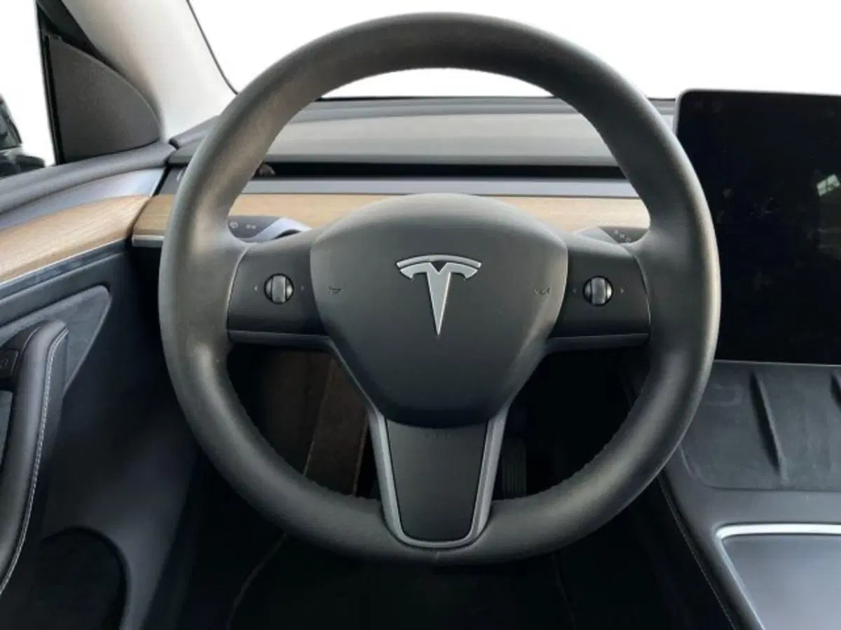 Tesla Model Y usata a Verona (11)