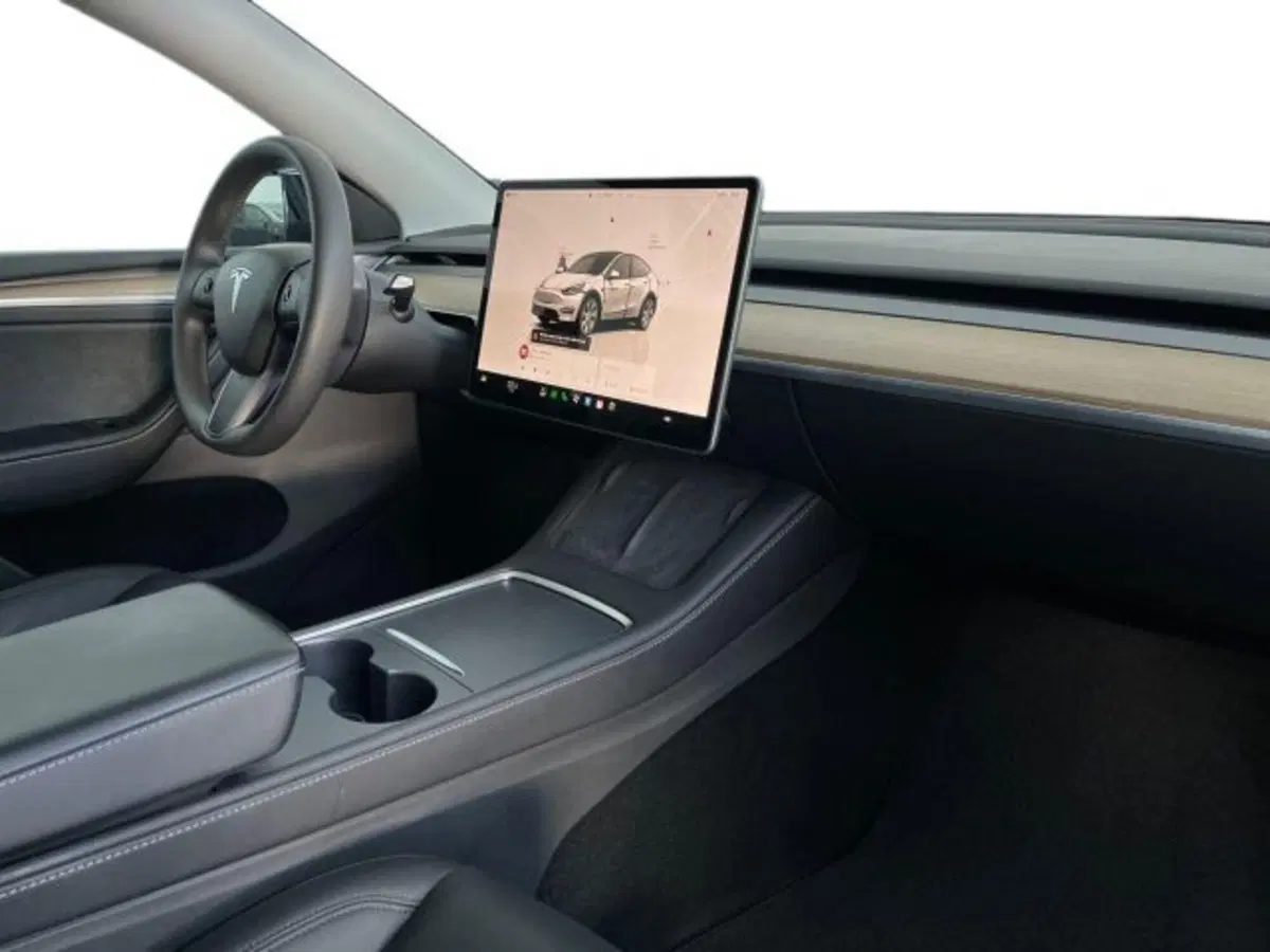 Tesla Model Y usata a Verona (16)