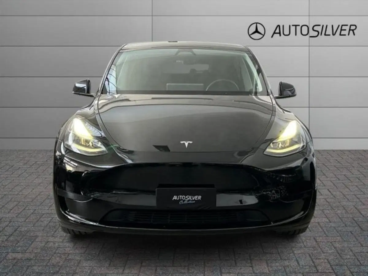 Tesla Model Y usata a Verona (3)
