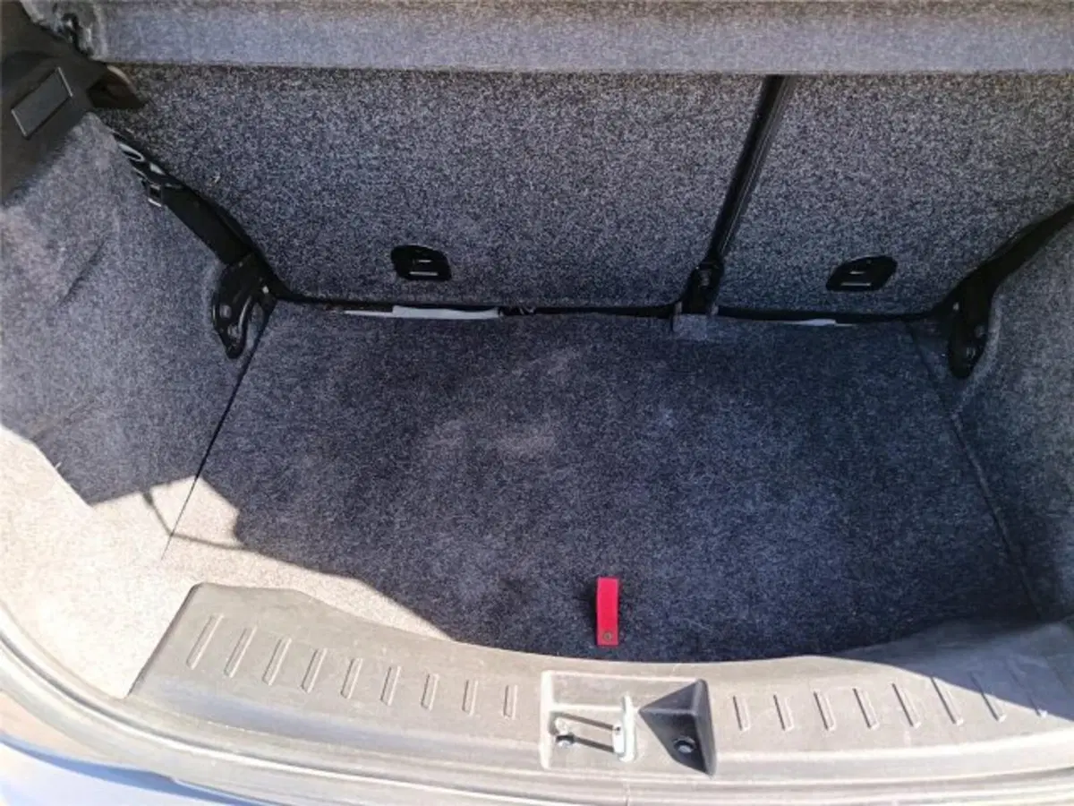 Lancia Ypsilon usata a Bari (18)