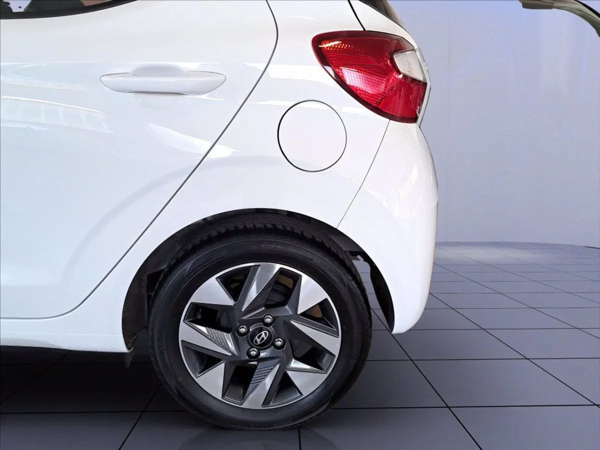 Hyundai i10 usata a Milano (10)