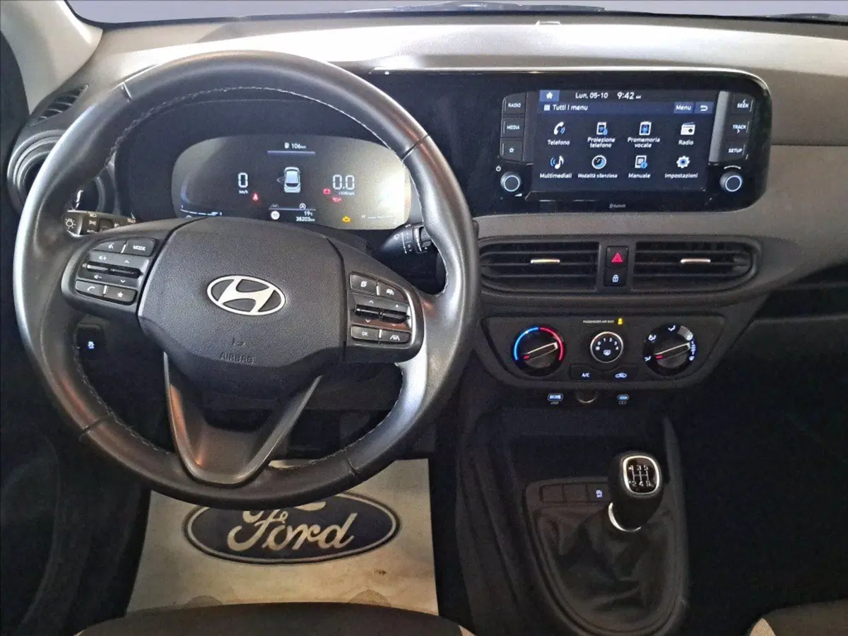 Hyundai i10 usata a Milano (12)