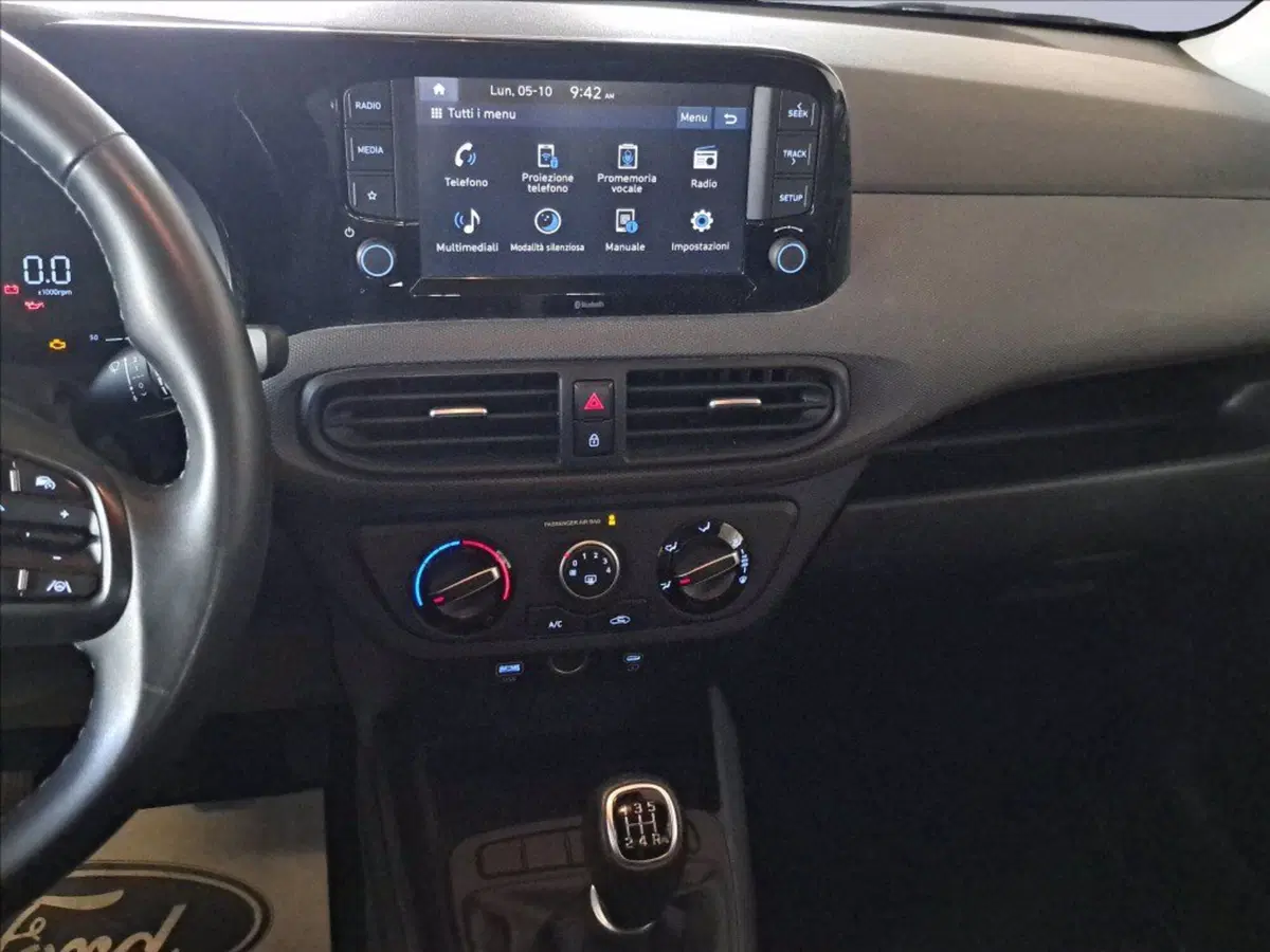 Hyundai i10 usata a Milano (14)
