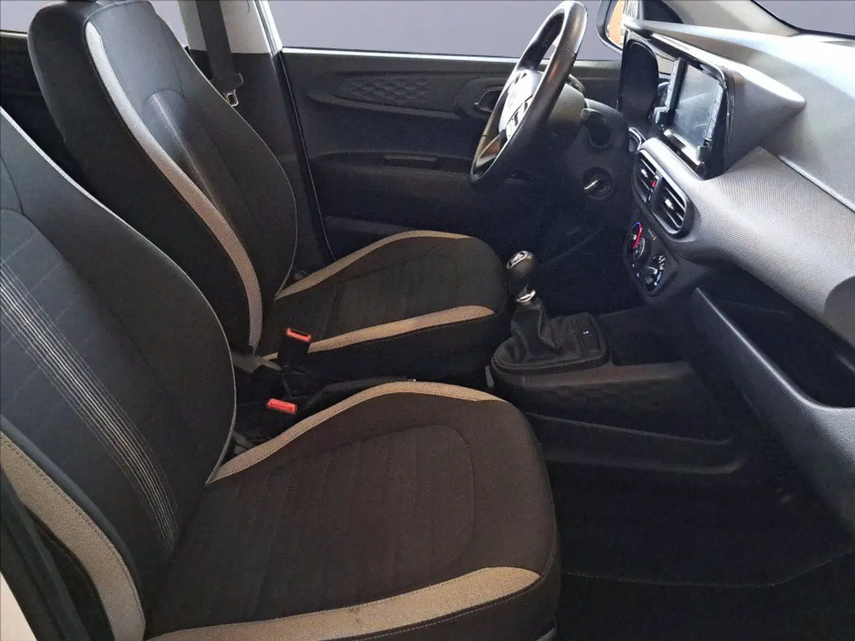 Hyundai i10 usata a Milano (17)