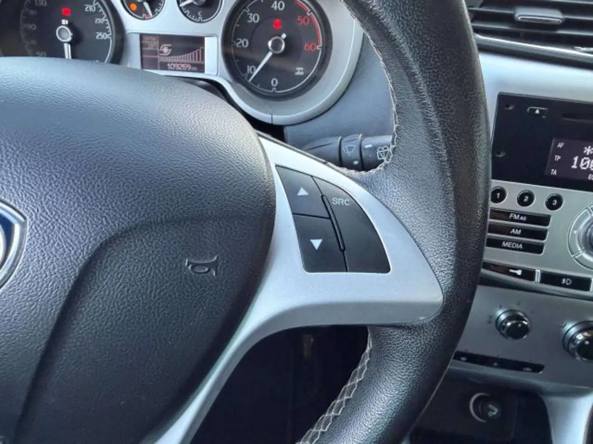 Lancia Delta usata a Savona (14)