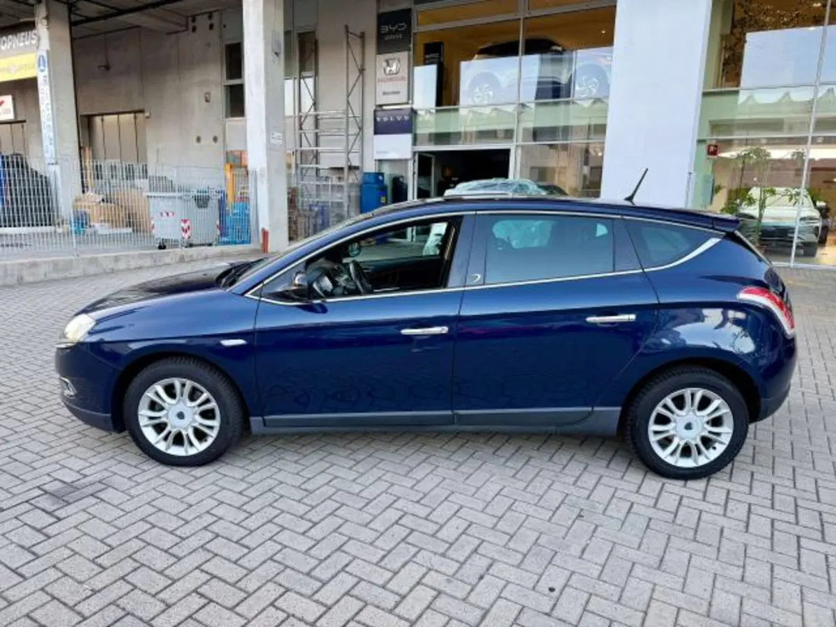 Lancia Delta usata a Savona (9)