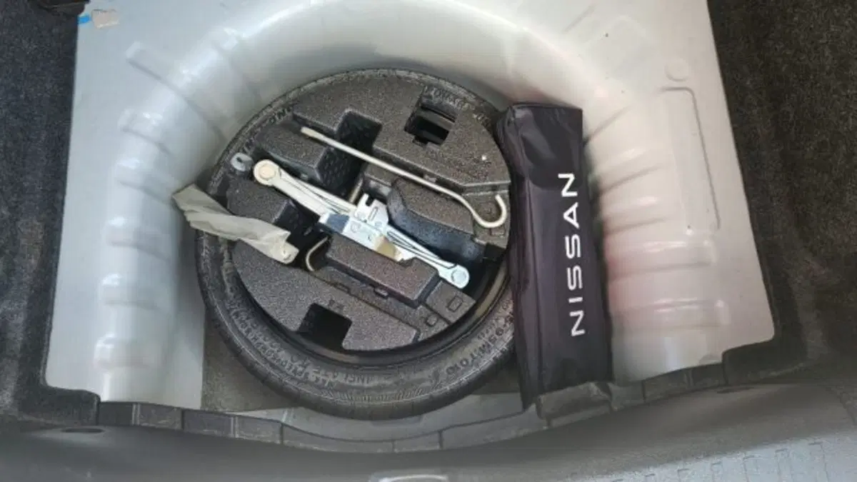 Nissan Micra usata a Lucca (14)