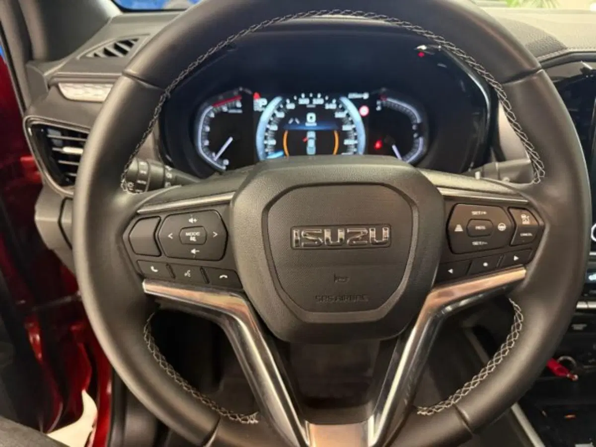 Isuzu D-Max Pick-up usata a Siena (7)