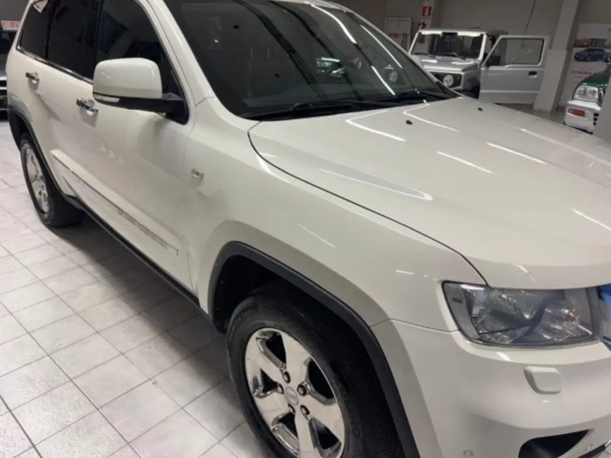 Jeep Grand Cherokee usata a Siena (3)