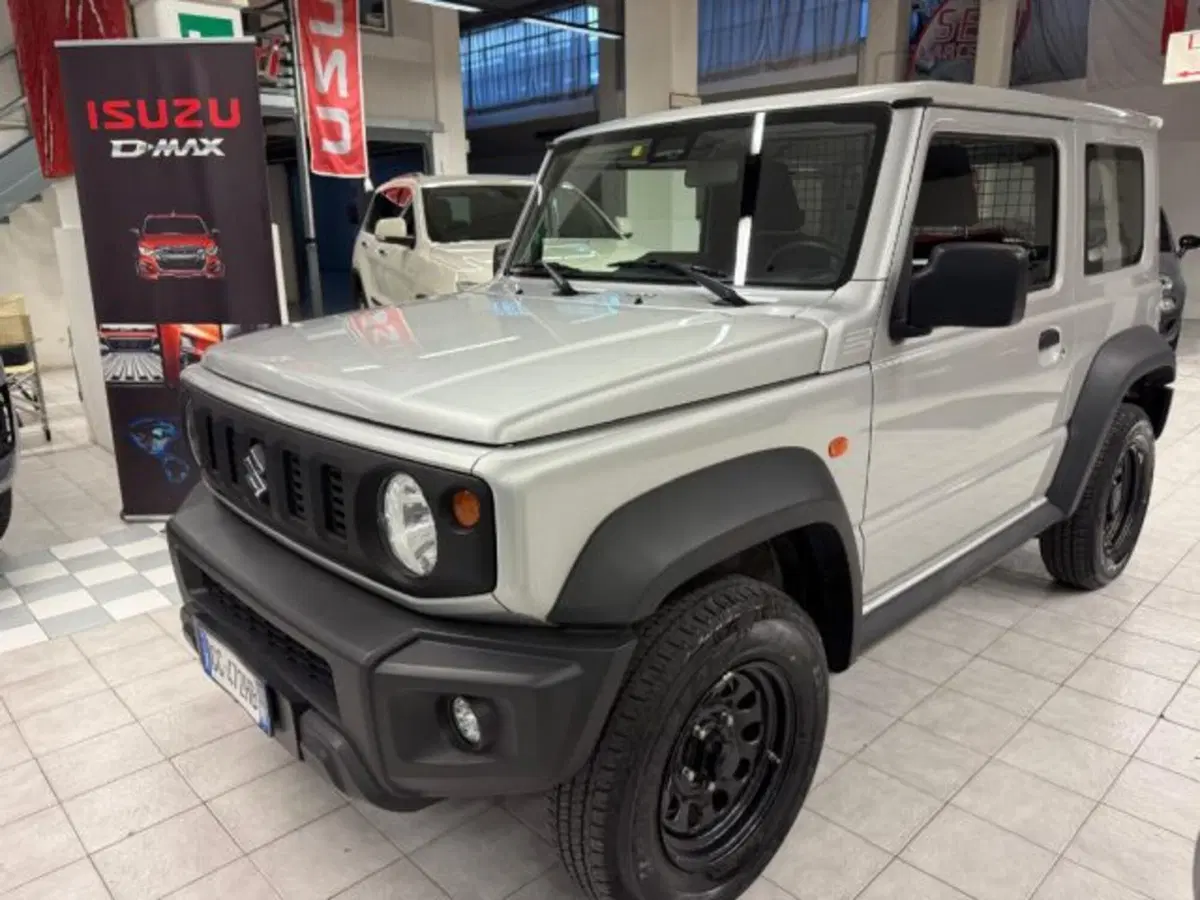 Suzuki Jimny usata a Siena (2)