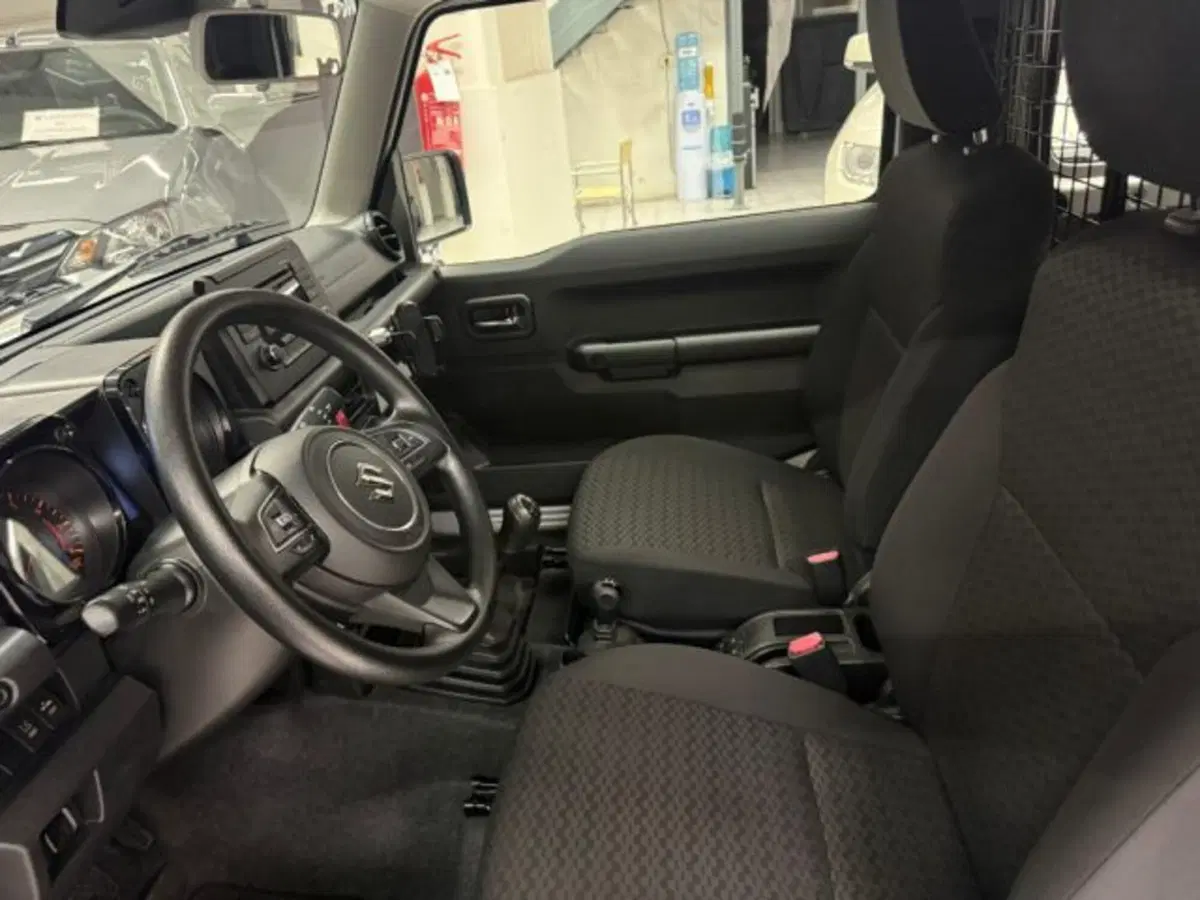 Suzuki Jimny usata a Siena (9)