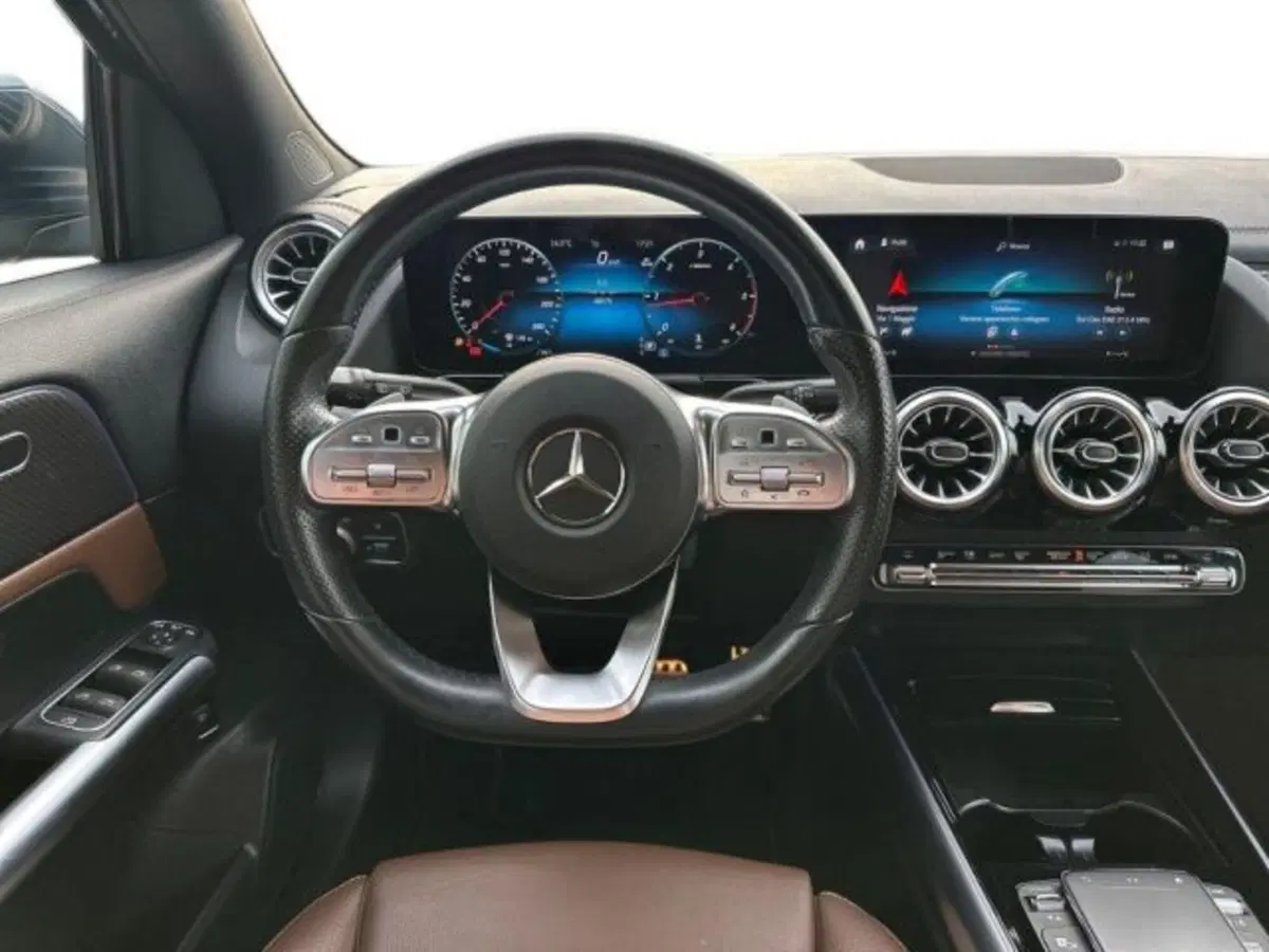 Mercedes-Benz GLA SUV usata a Avellino (11)