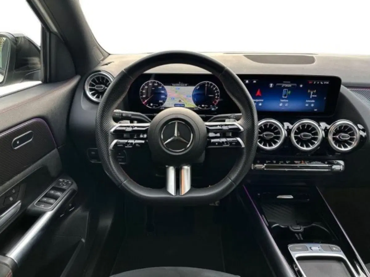 Mercedes-Benz GLA SUV usata a Avellino (11)
