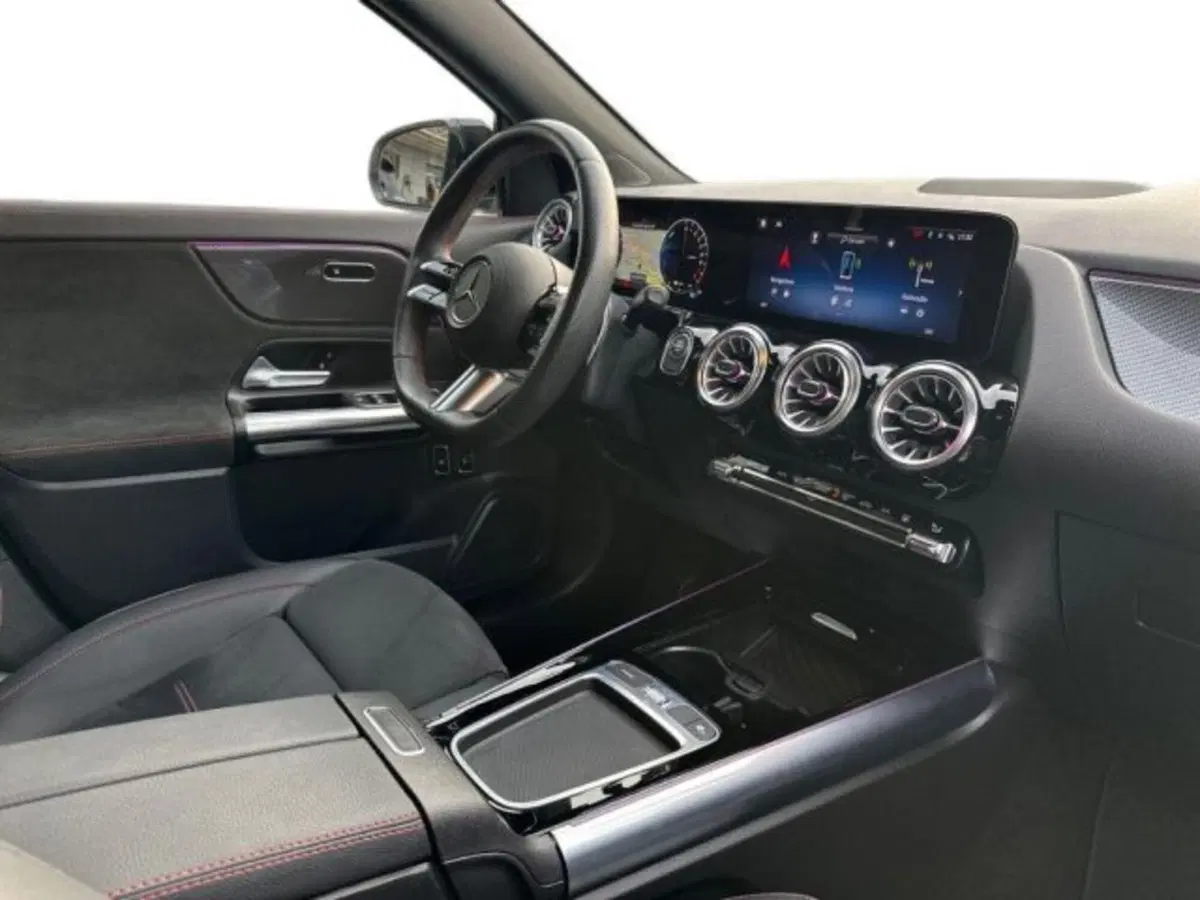 Mercedes-Benz GLA SUV usata a Avellino (15)