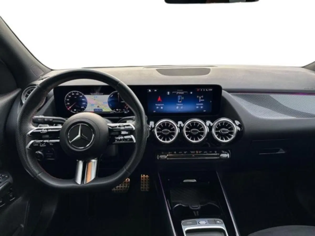 Mercedes-Benz GLA SUV usata a Avellino (9)
