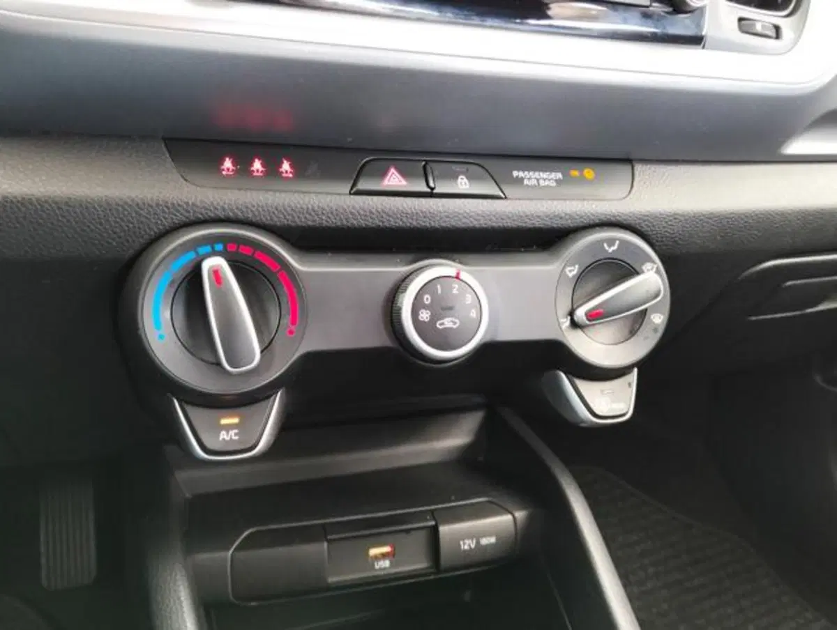 Kia Stonic usata a Como (14)