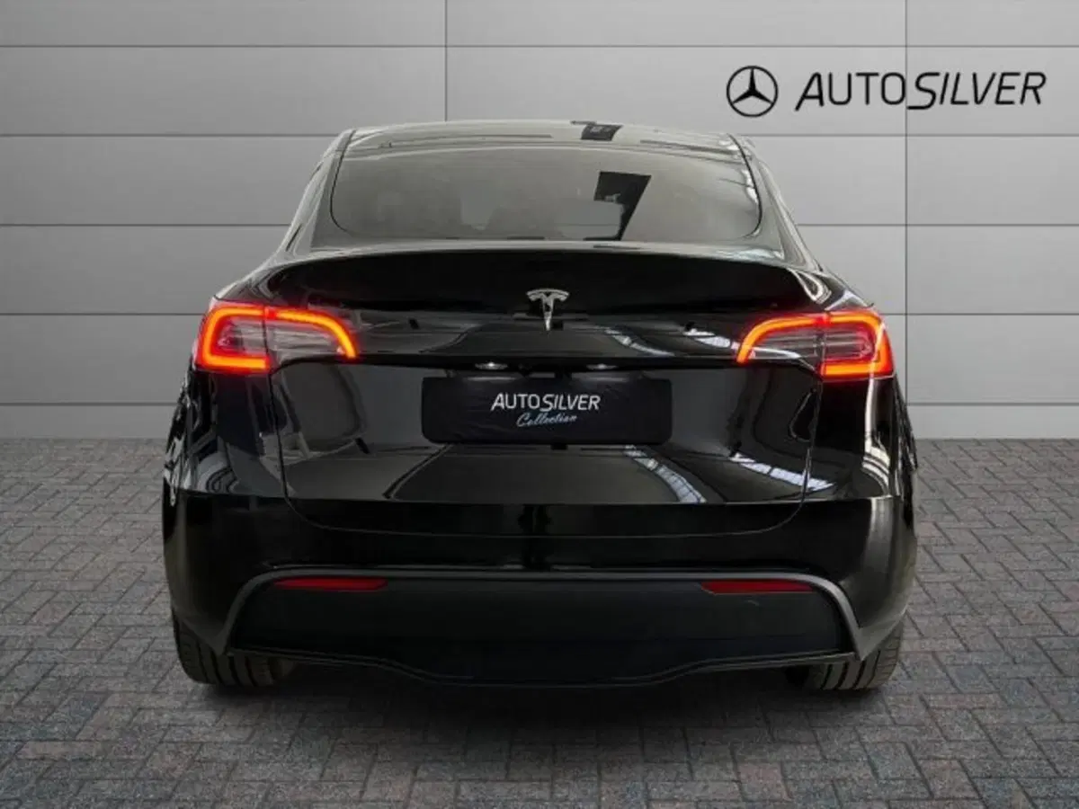 Tesla Model Y usata a Verona (4)