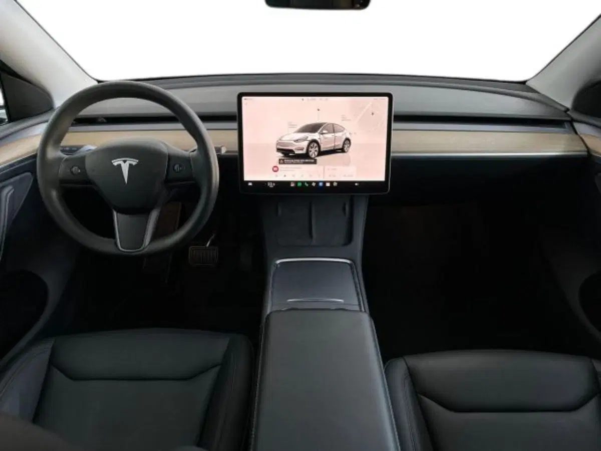 Tesla Model Y usata a Verona (9)