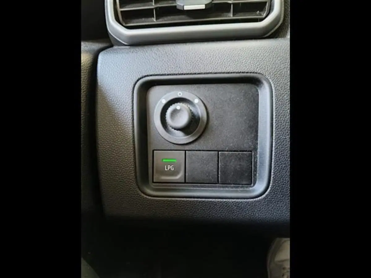 Dacia Duster usata a Siena (10)
