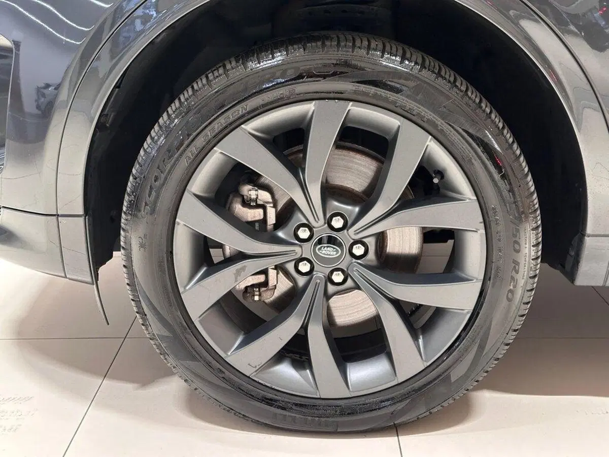 Land Rover Discovery Sport usata a Varese (9)