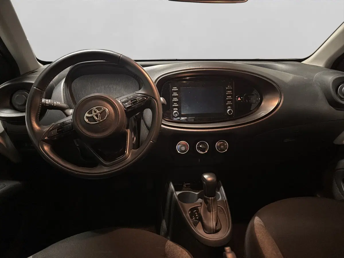 Toyota Aygo X usata a Genova (11)