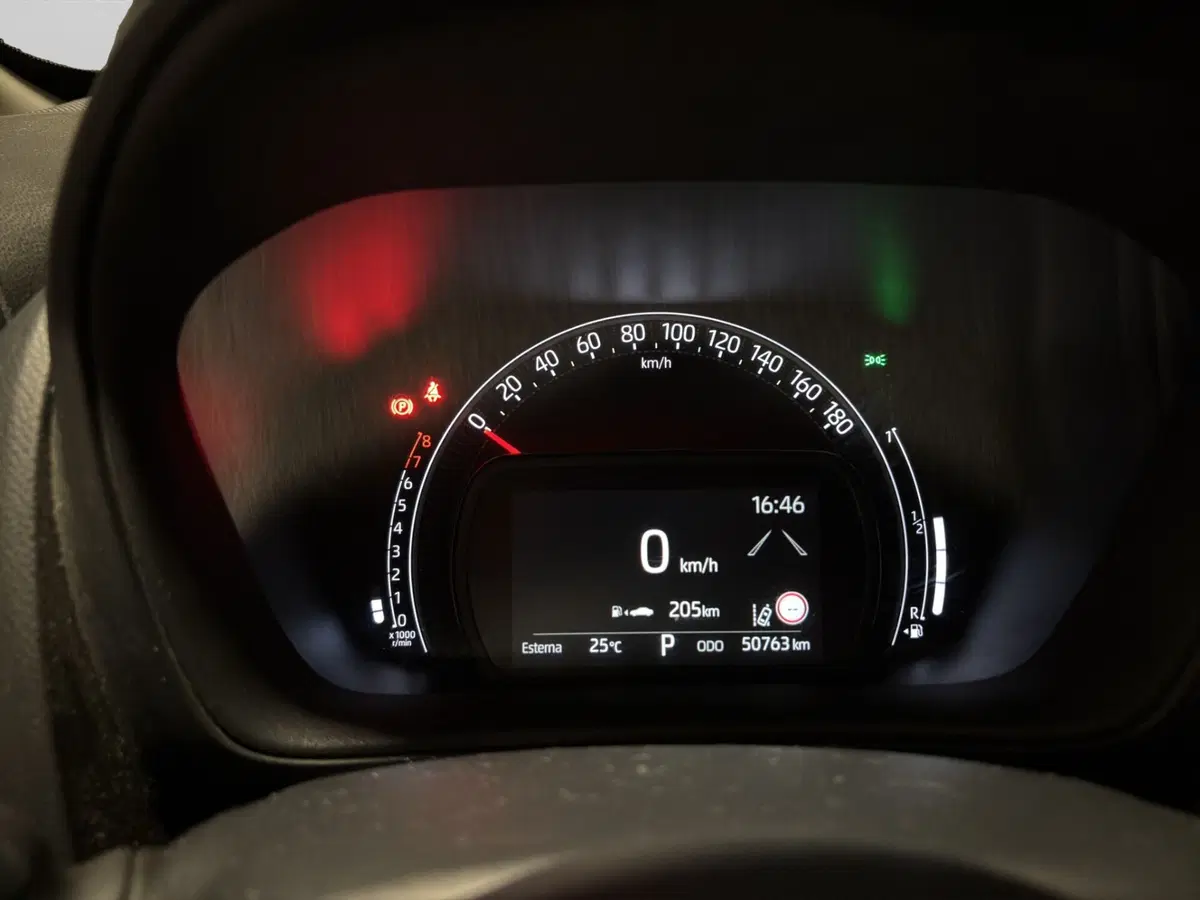 Toyota Aygo X usata a Genova (13)