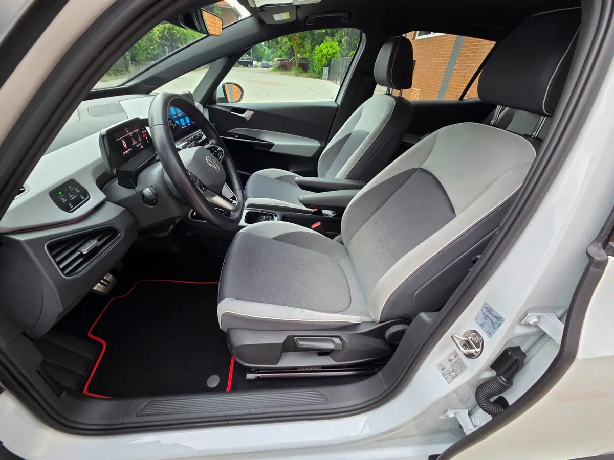 Volkswagen ID.3 usata a Torino (7)