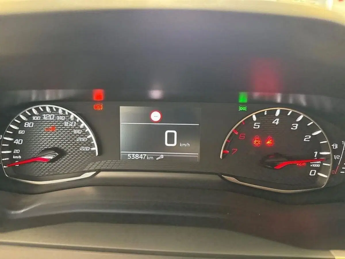 Peugeot 2008 usata a Prato (11)
