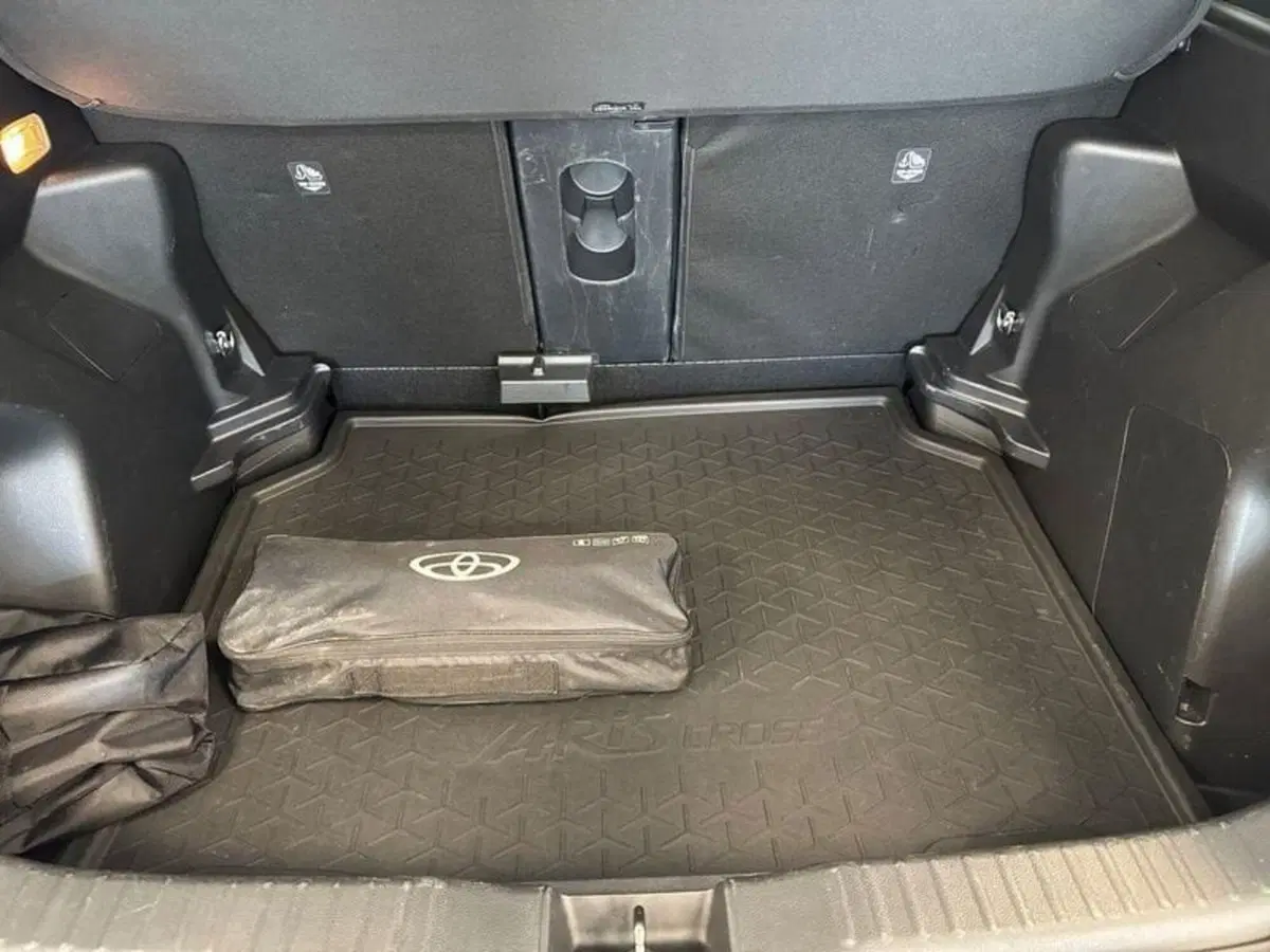Toyota Yaris Cross usata a Prato (12)
