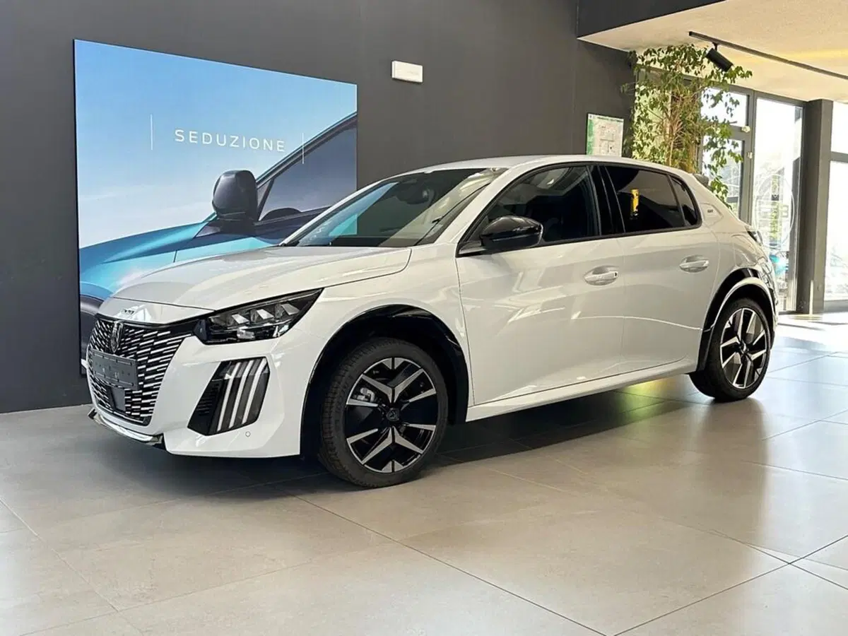 Peugeot 208 nuova a Sondrio (2)