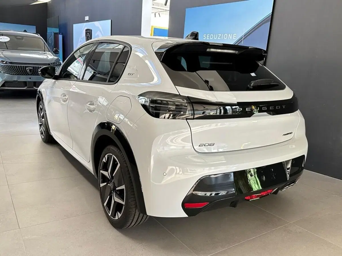 Peugeot 208 nuova a Sondrio (3)