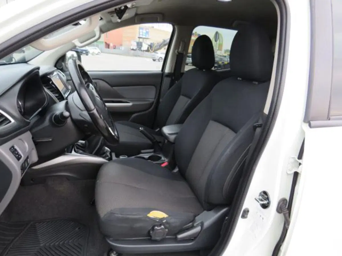 Mitsubishi L200 usata a Lodi (11)