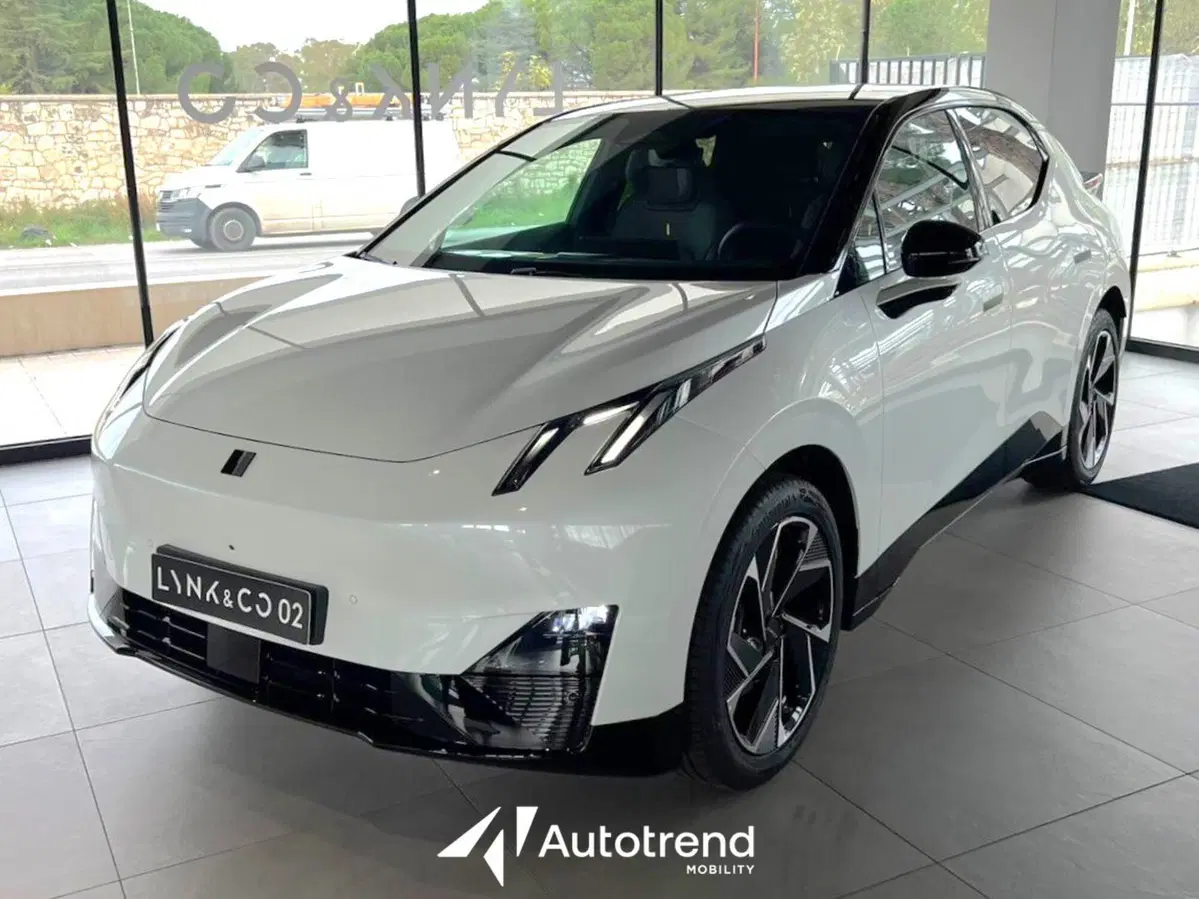 Lynk & Co 02 nuova a Bari