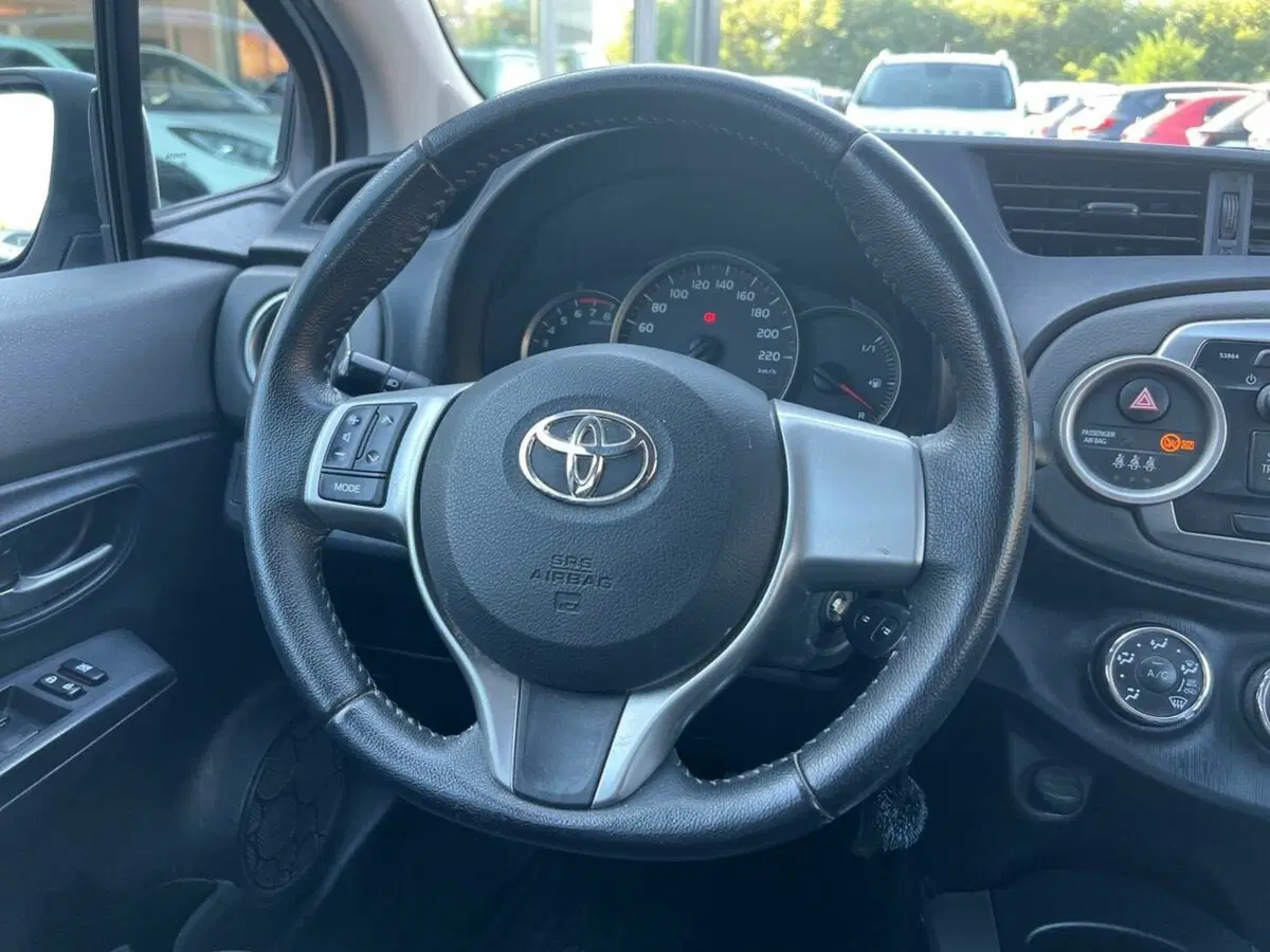 Toyota Yaris usata a Sondrio (14)